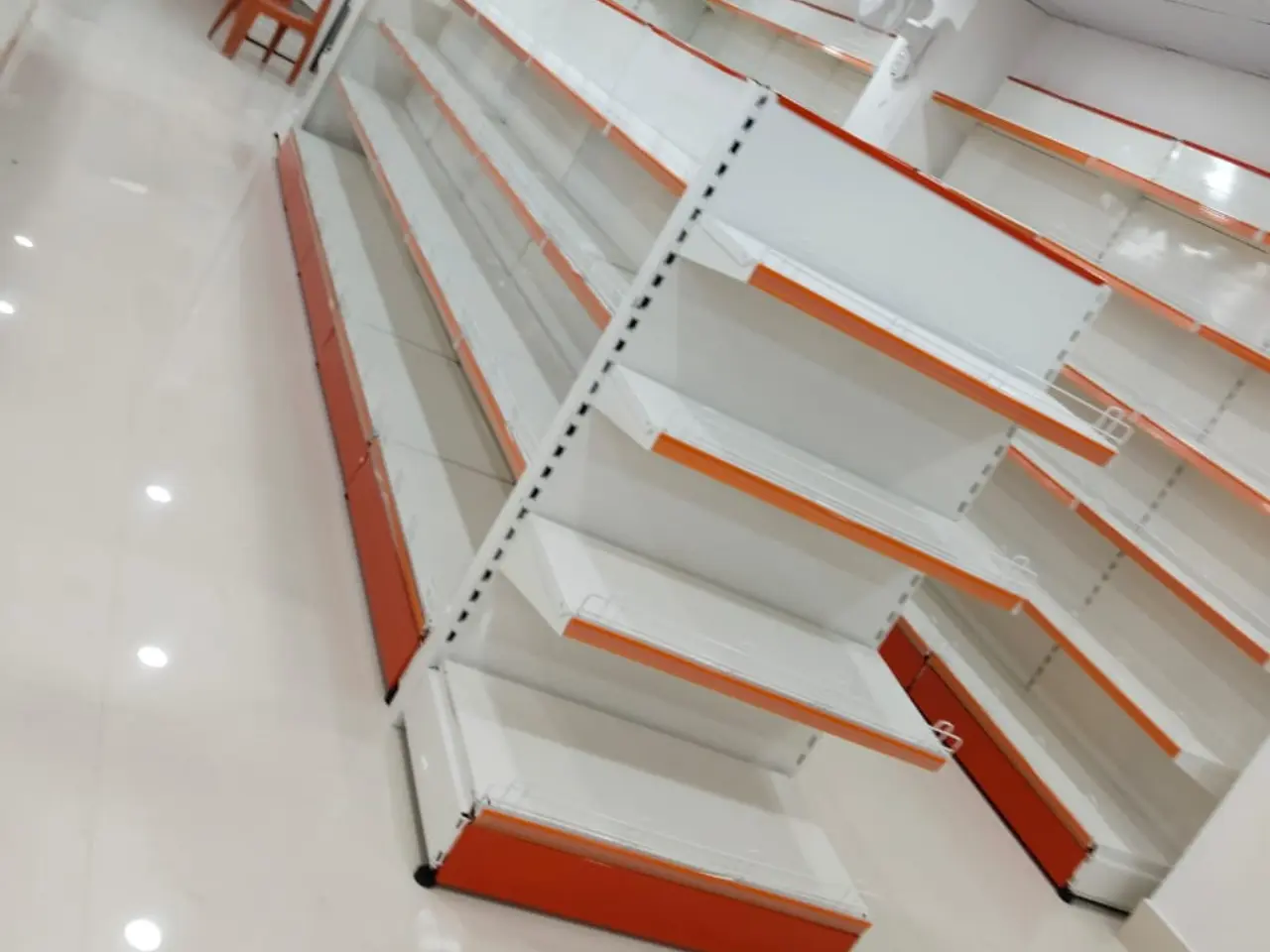 156725146_end cap display rack .webp